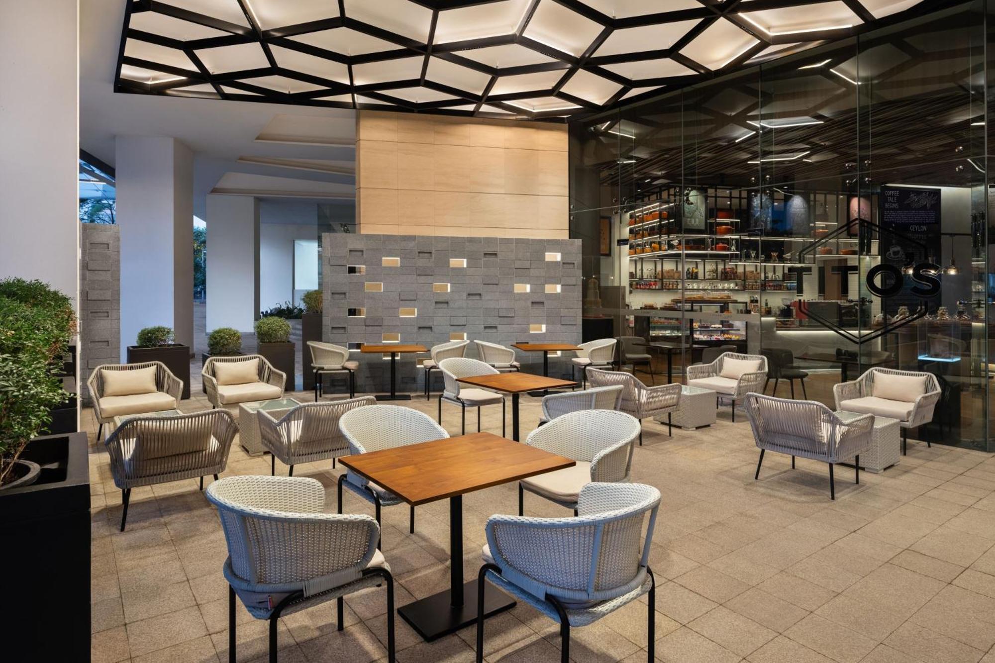 Отель Courtyard By Marriott Коломбо Экстерьер фото